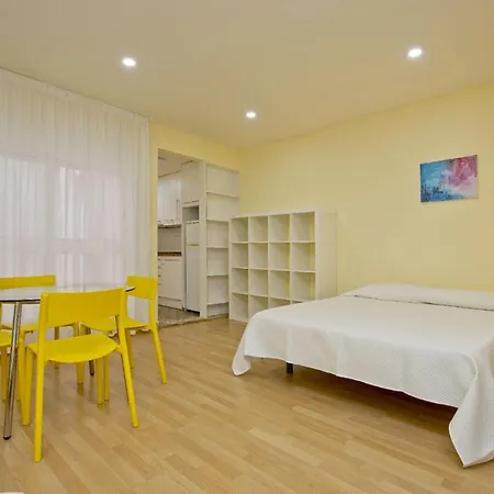 Barcelona City Apartment Apartment *