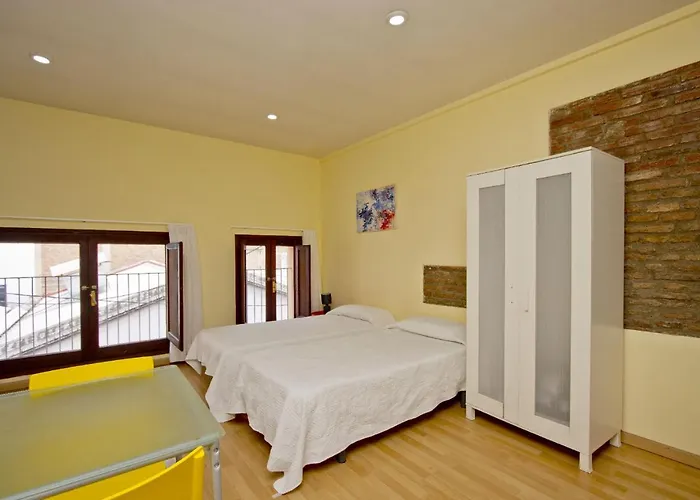 Barcelona City Apartment *